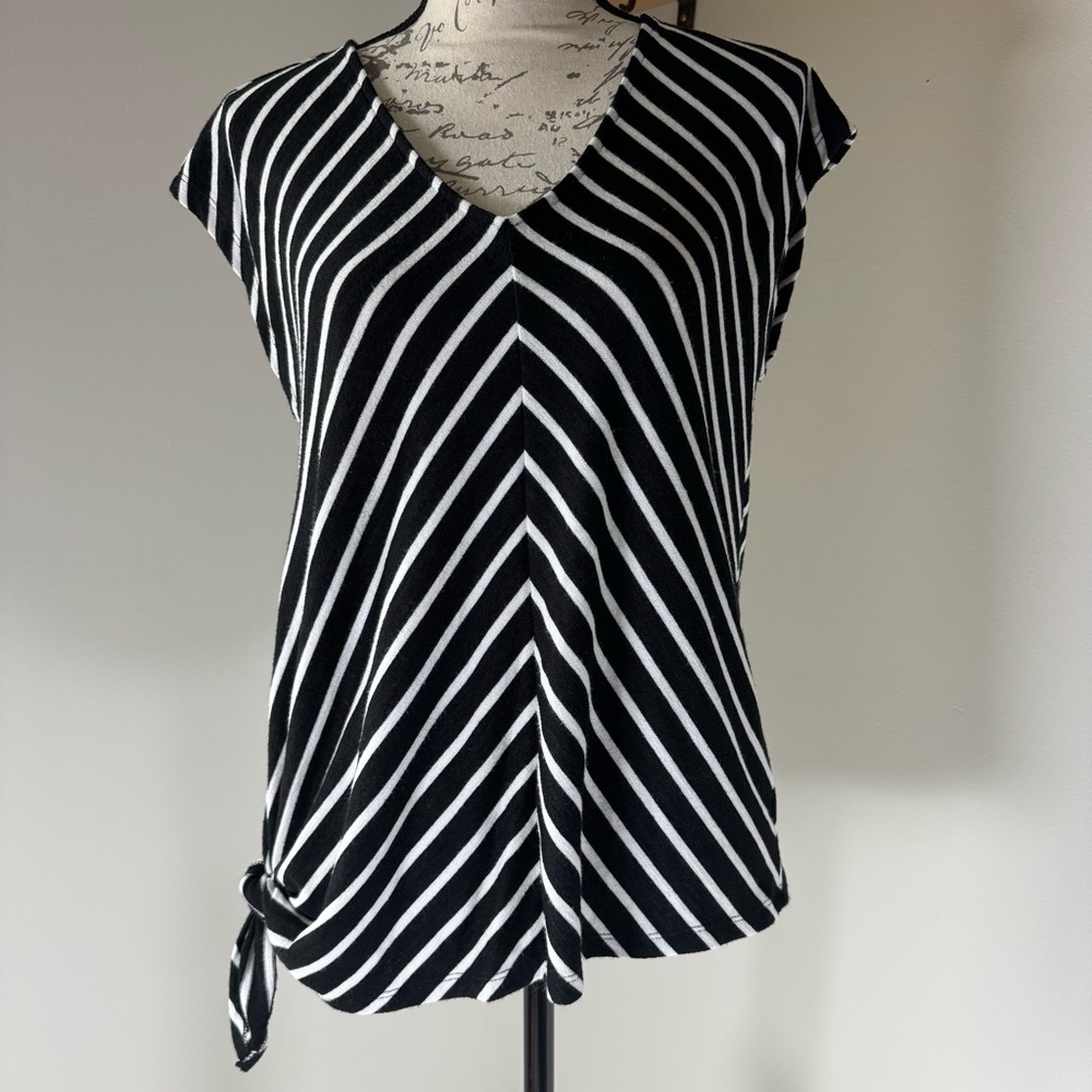 Market & Spruce Black and White Chevron Top